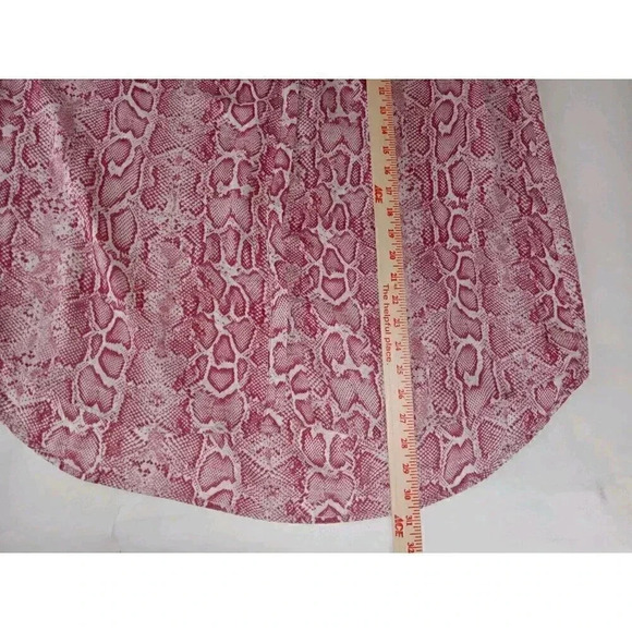 Chelsea and Theodore Women's V-NECK Red Animal Print Sleeveless  Top  Sz XXL - Picture 9 of 9